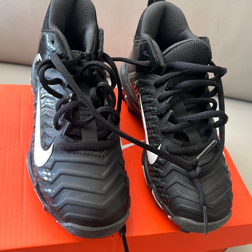 KID (BOY) NIKE ALPHA MENACE 2 SHARK GS SIZE 13c